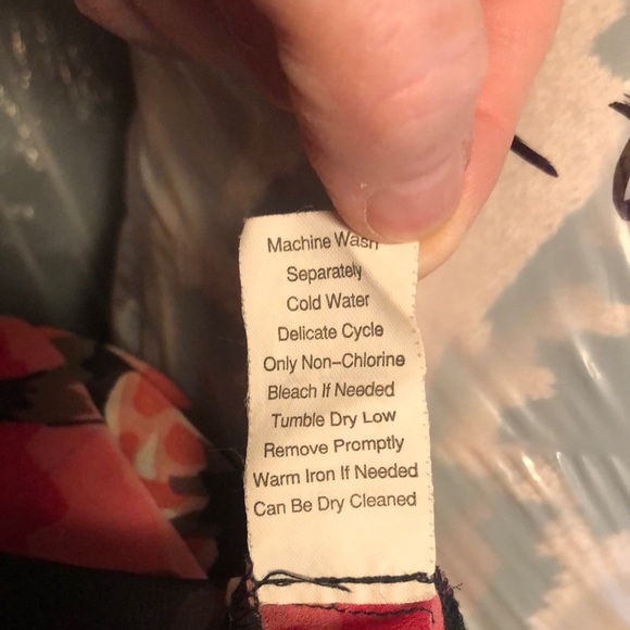 Multicolored Floral Flutter Sleeve Tunic Top - Picture 9 of 9